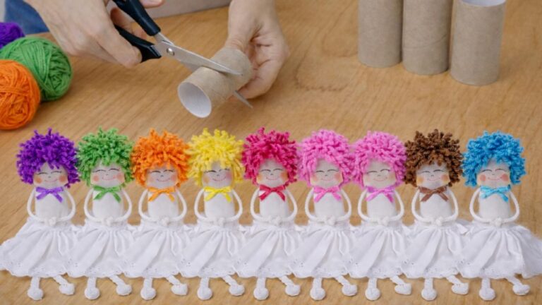 Dieser einfache Trick verwandelt Toilettenpapierrollen in bezaubernde Puppen, die