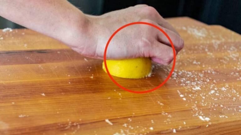 Schneidebrett voller Bakterien: So desinfizierst du richtig!