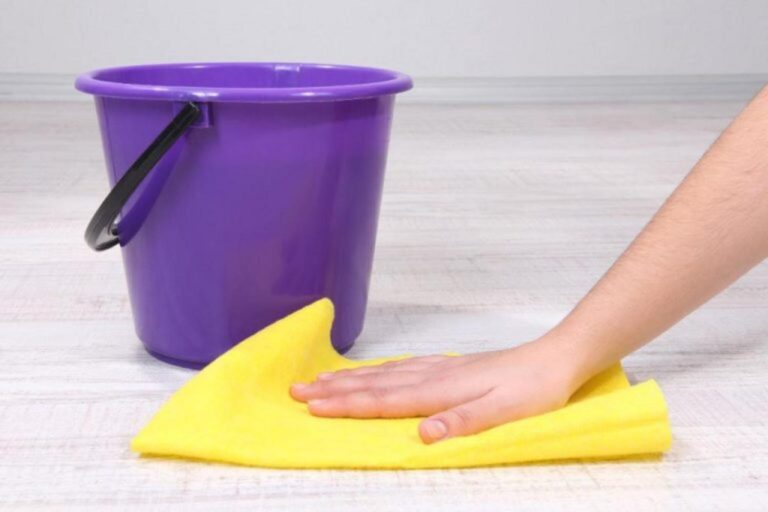 Glänzender und duftender Boden mit zwei Produkten: So geht’s!