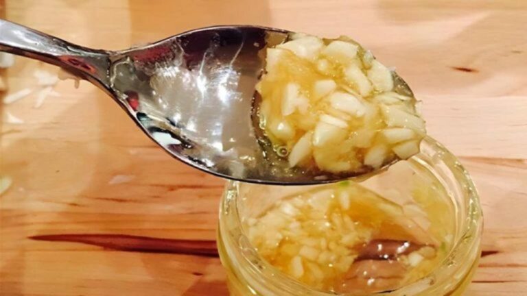 7 Tage mit Knoblauch und Honig: Das passiert deinem Körper