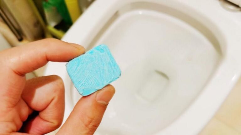 Wirf es in die Toilette – effektiver als jeder Reiniger!