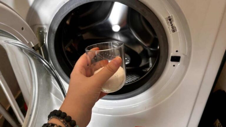 Mit diesem Glastrick sparen Sie Geld beim Waschen!
